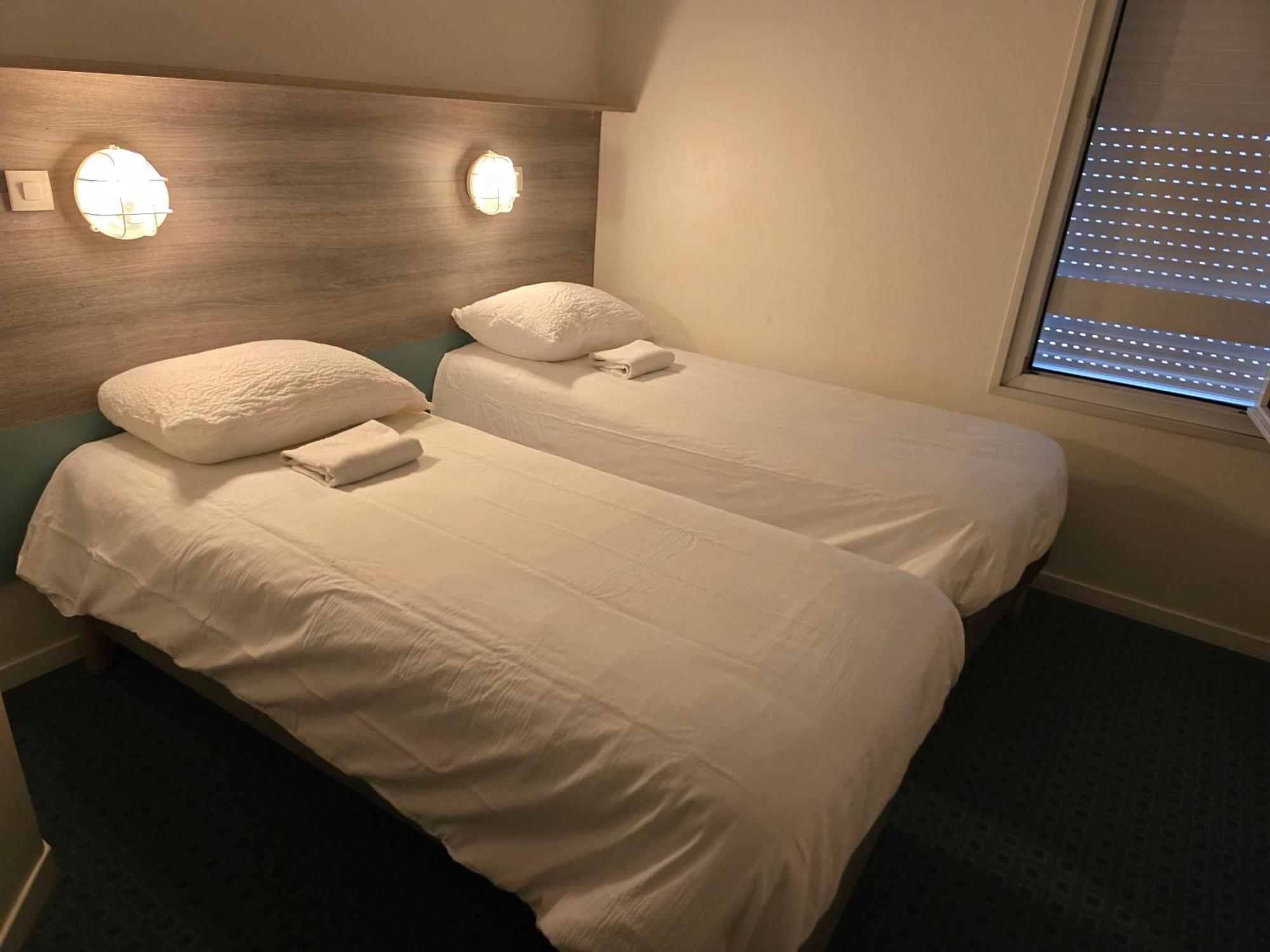 Brit Hotel Essentiel Poitiers Gare Du Futuroscope Jaunay-Clan ภายนอก รูปภาพ