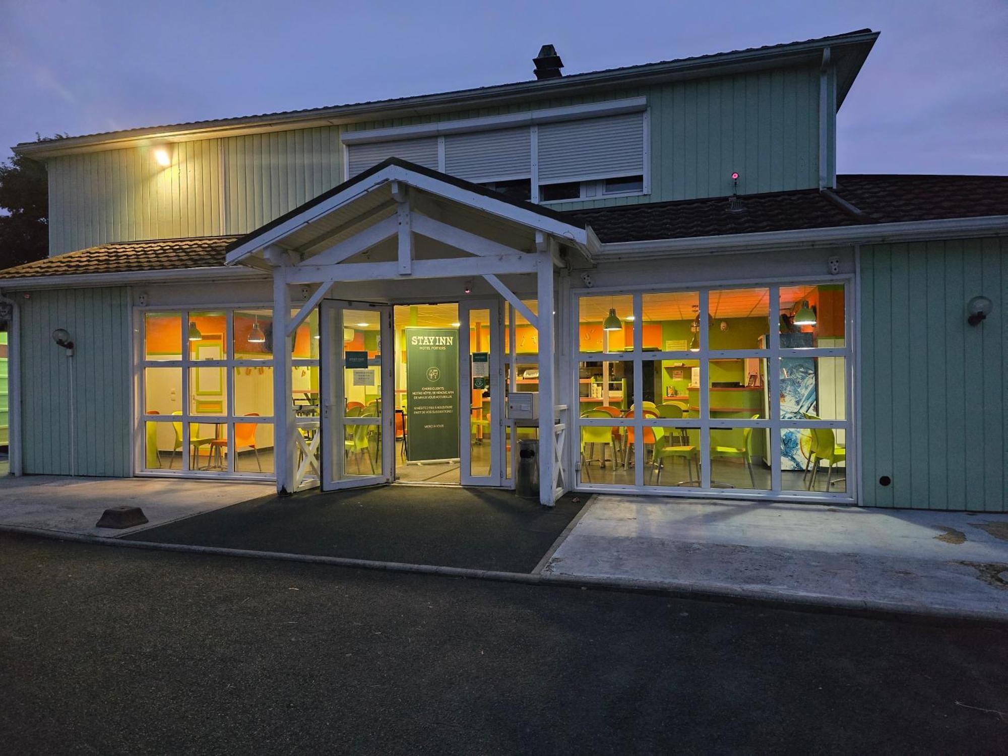 Brit Hotel Essentiel Poitiers Gare Du Futuroscope Jaunay-Clan ภายนอก รูปภาพ