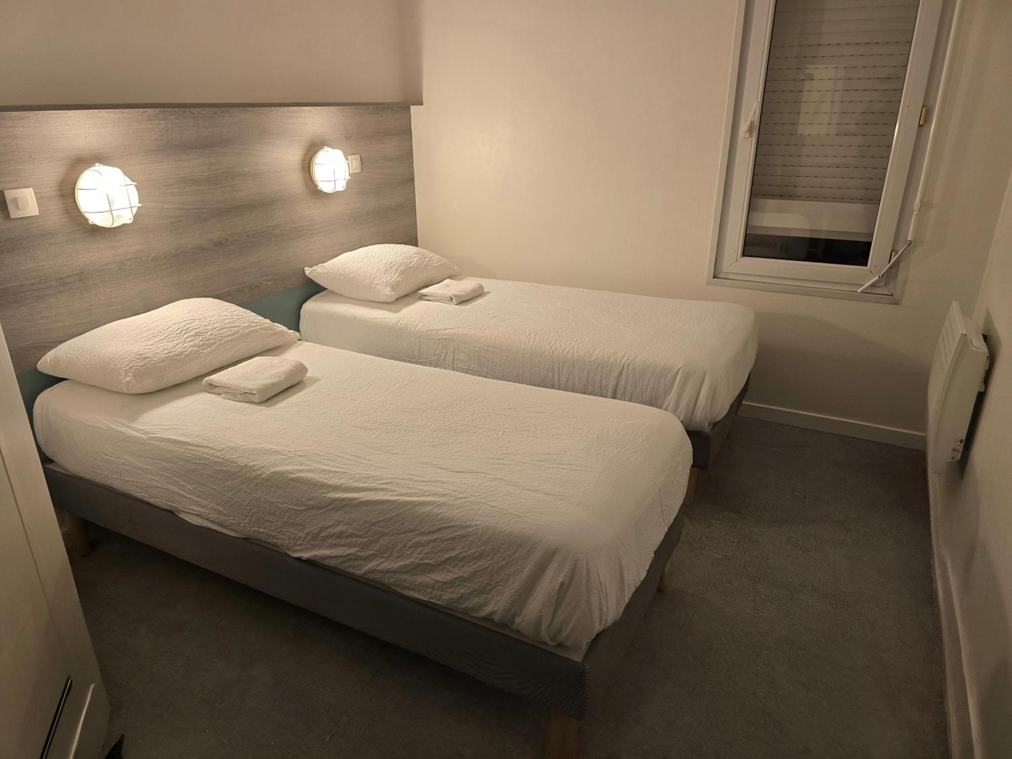 Brit Hotel Essentiel Poitiers Gare Du Futuroscope Jaunay-Clan ภายนอก รูปภาพ