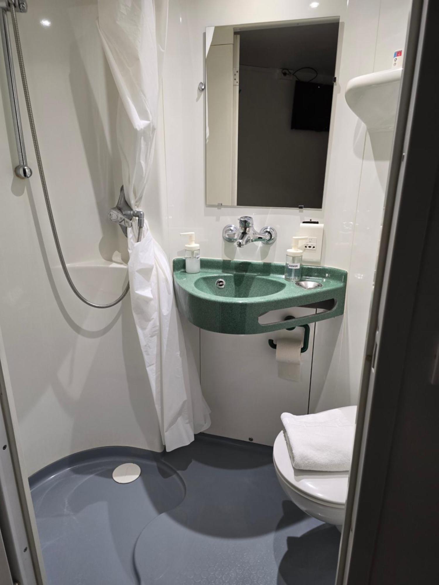 Brit Hotel Essentiel Poitiers Gare Du Futuroscope Jaunay-Clan ภายนอก รูปภาพ