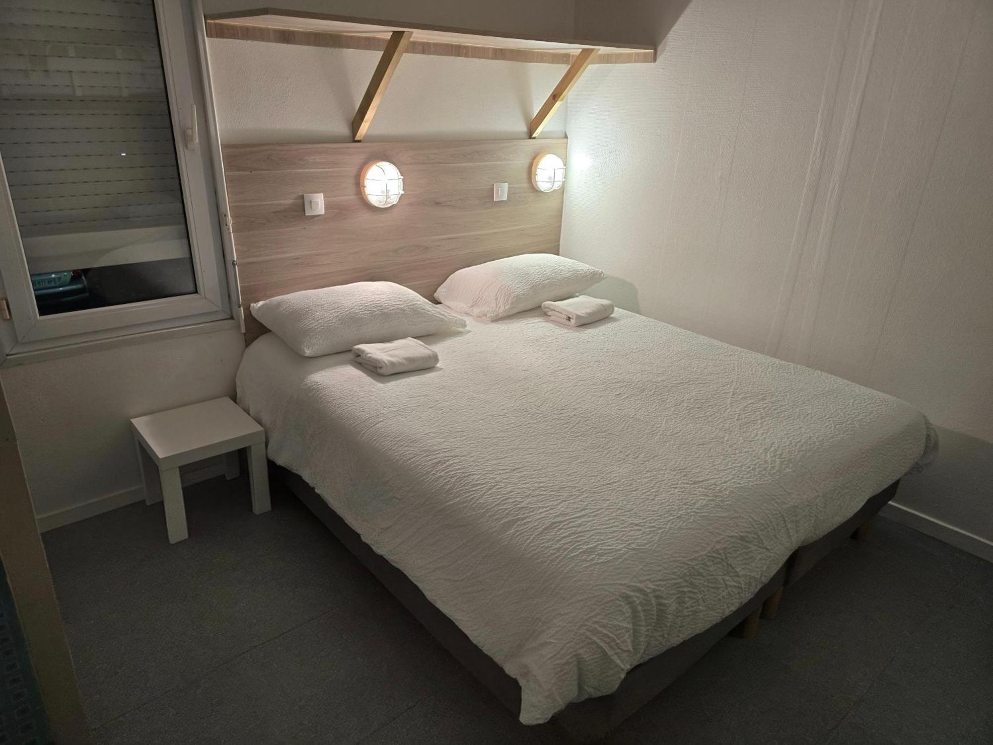 Brit Hotel Essentiel Poitiers Gare Du Futuroscope Jaunay-Clan ภายนอก รูปภาพ