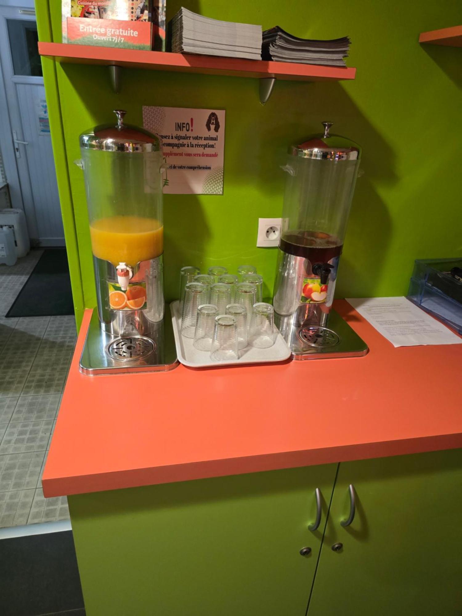 Brit Hotel Essentiel Poitiers Gare Du Futuroscope Jaunay-Clan ภายนอก รูปภาพ