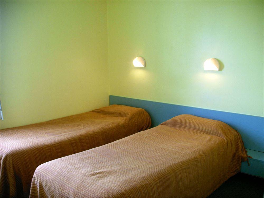 Brit Hotel Essentiel Poitiers Gare Du Futuroscope Jaunay-Clan ภายนอก รูปภาพ