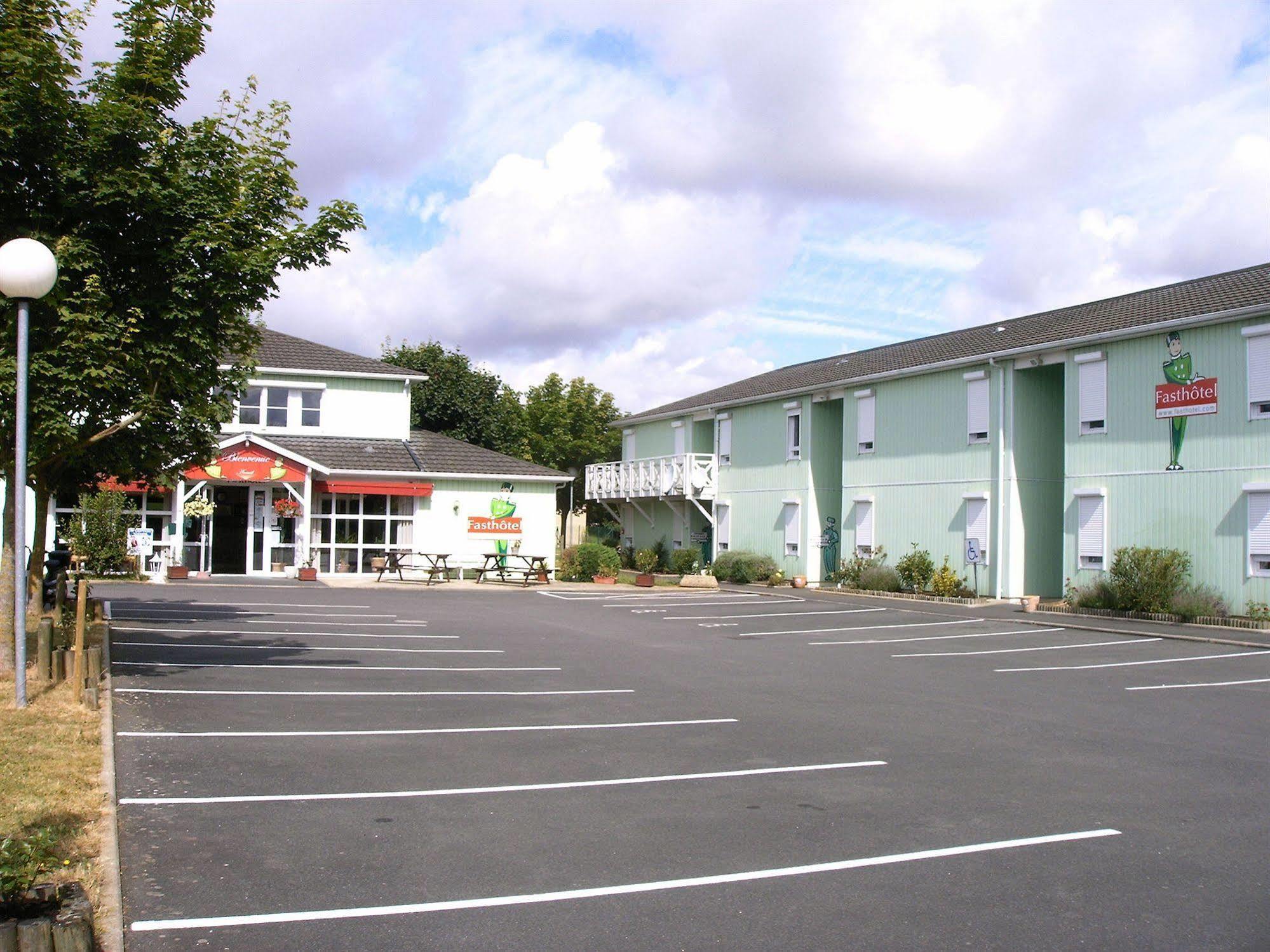 Brit Hotel Essentiel Poitiers Gare Du Futuroscope Jaunay-Clan ภายนอก รูปภาพ
